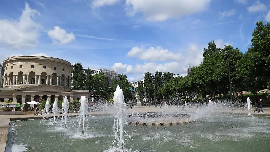 De Bellevue Gare Du Nord 3*